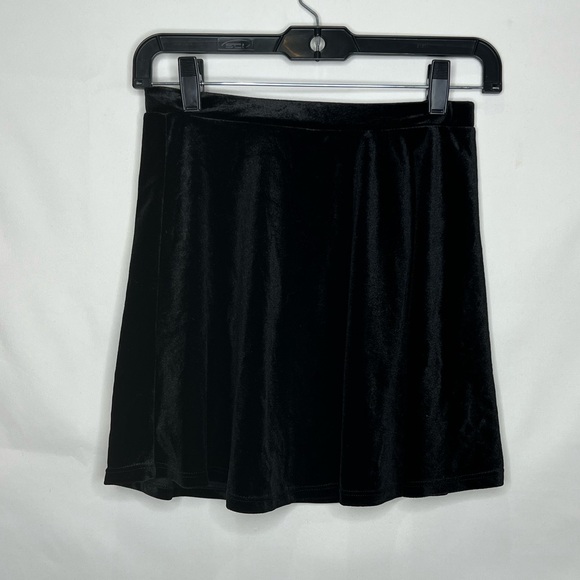 VELVET BLACK SKIRT MINI - Picture 1 of 3